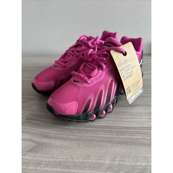 Nike Pink and Black Athletic Shoes - Picture 2 of 12